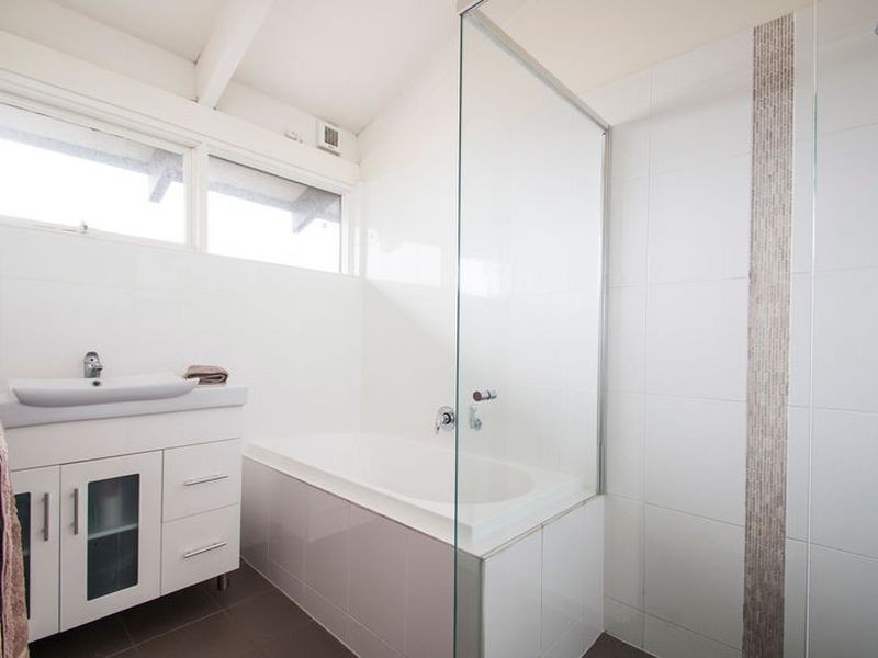 19 Madeline Crescent, Hallett Cove SA 5158