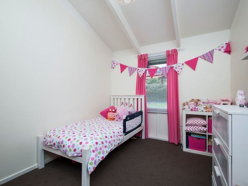 19 Madeline Crescent, Hallett Cove SA 5158