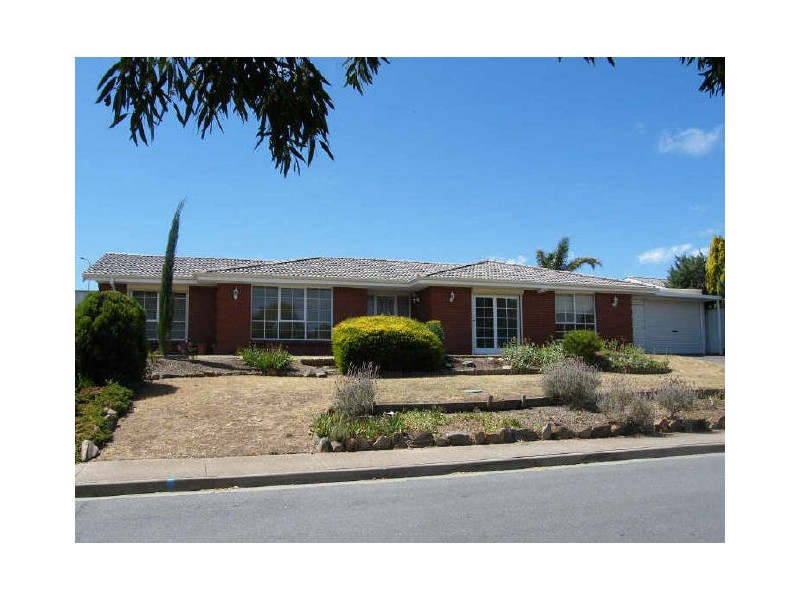 2 Karoola Court, Hallett Cove SA 5158