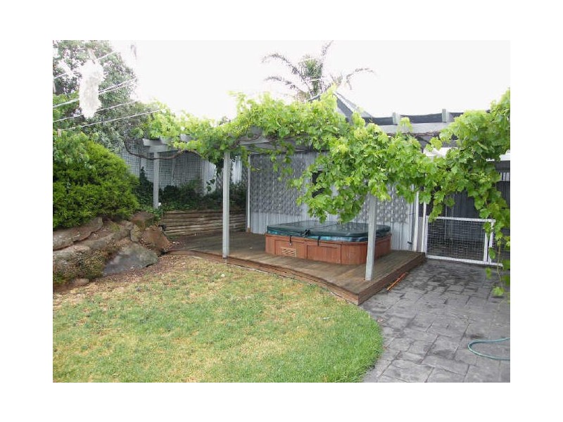 2 Karoola Court, Hallett Cove SA 5158
