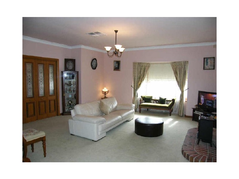 18 Glenway Road, Hallett Cove SA 5158