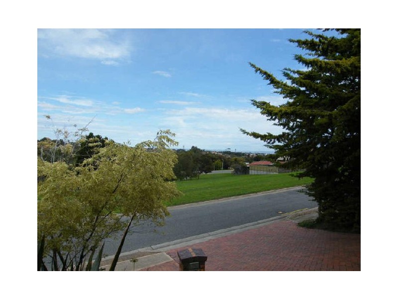 3 Blossom Terrace, Hallett Cove SA 5158