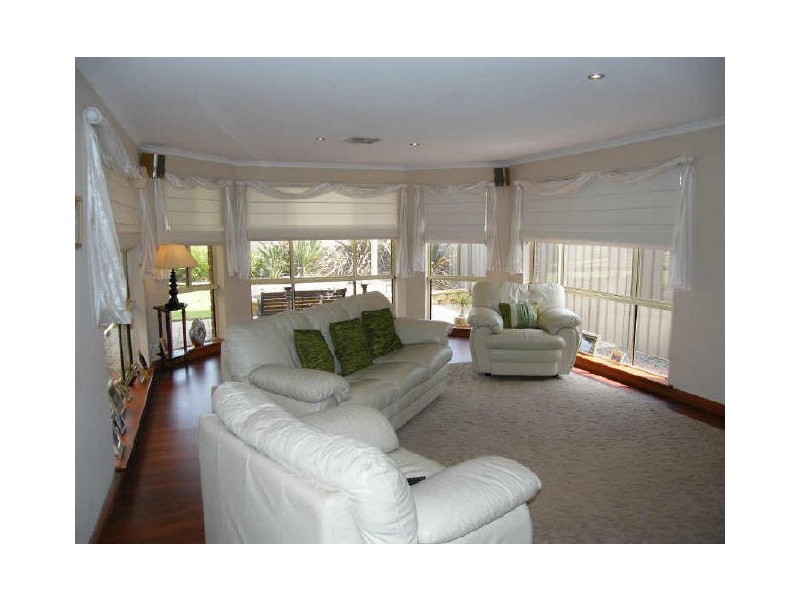 12 Brampton Court, Hallett Cove SA 5158