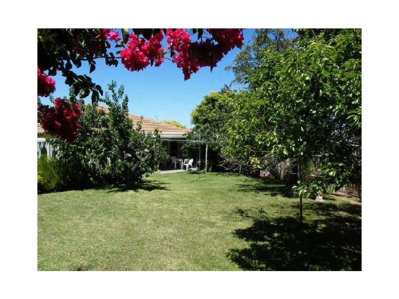 20 Columbia Crescent, Hallett Cove SA 5158