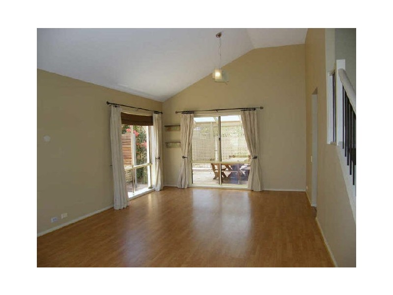 24 Ingleton Drive, Hallett Cove SA 5158