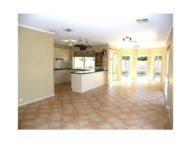 24 Ingleton Drive, Hallett Cove SA 5158