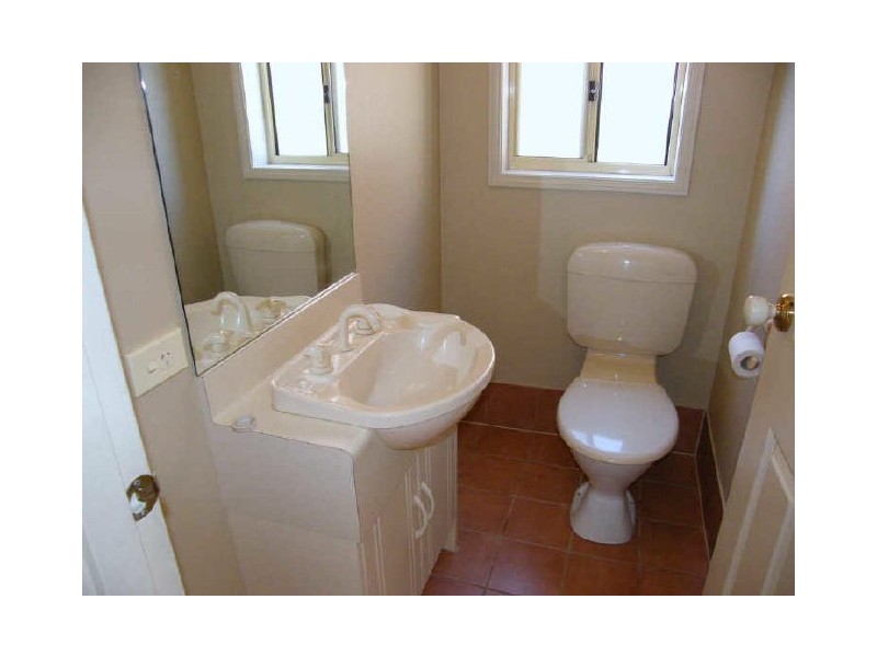 24 Ingleton Drive, Hallett Cove SA 5158