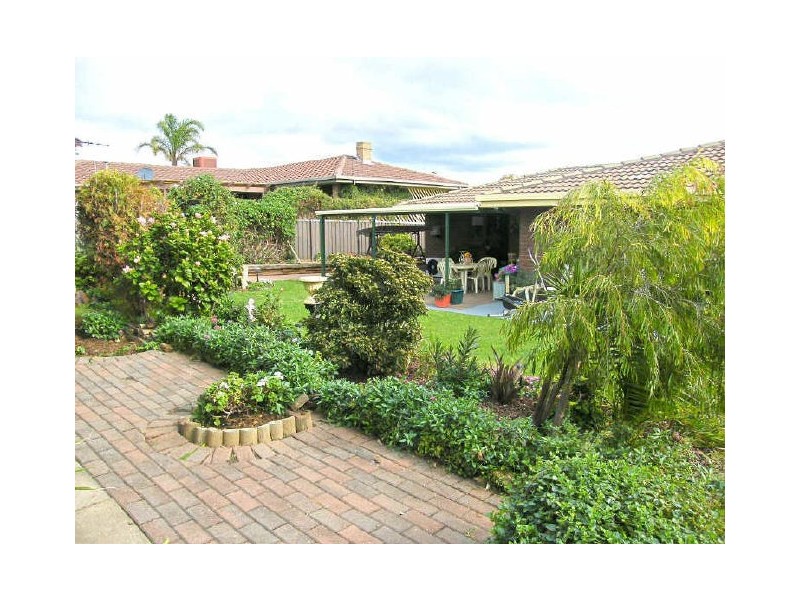 14 Warilda Crescent, Hallett Cove SA 5158