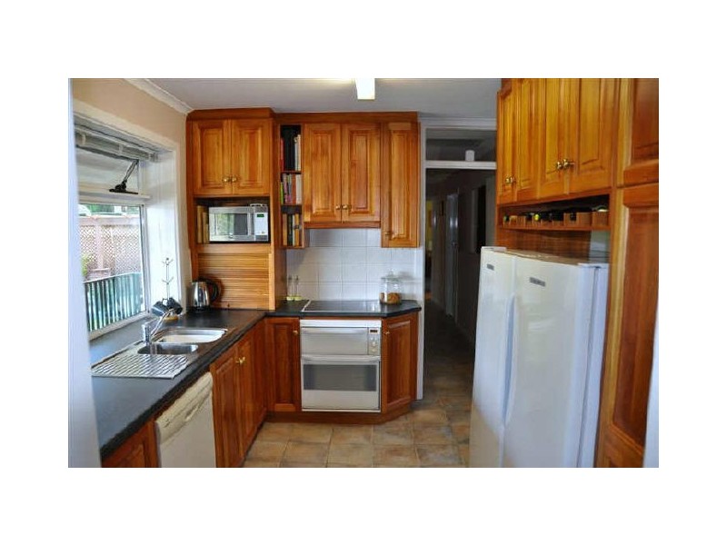 11 Roundaway Crescent, O’halloran Hill SA 5158