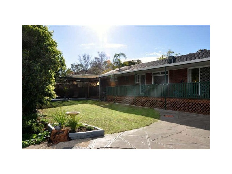 11 Roundaway Crescent, O’halloran Hill SA 5158