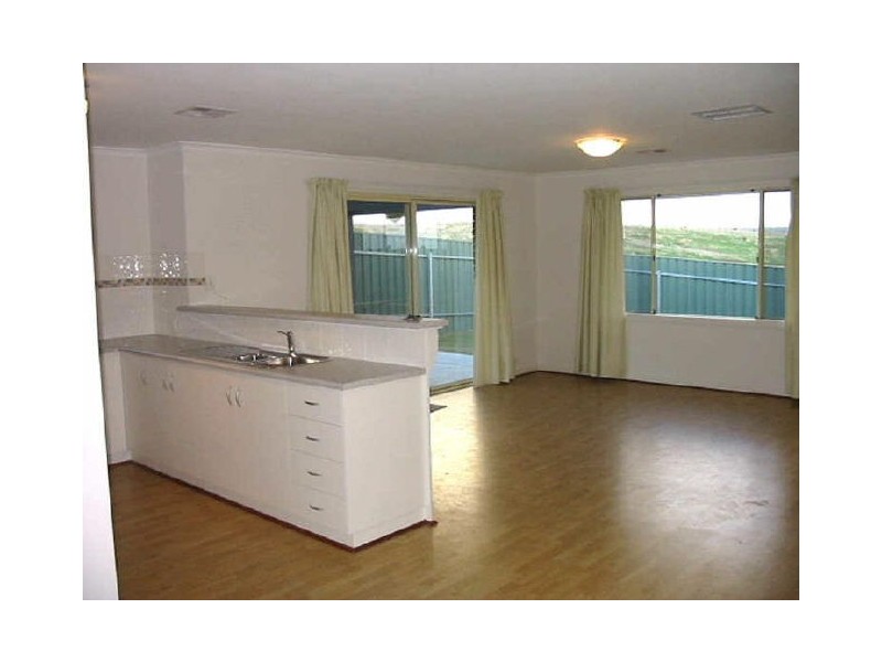 82 Elizabeth Crescent, Hallett Cove SA 5158