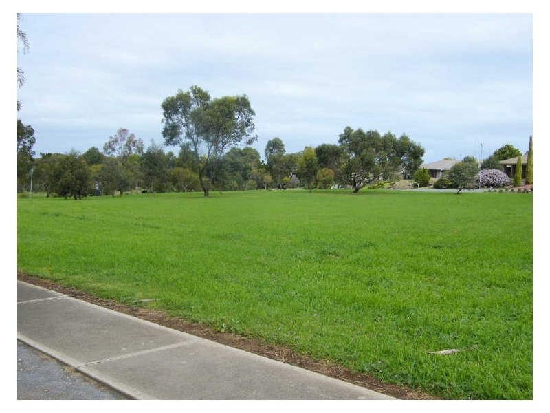 44 Aroona Road, Hallett Cove SA 5158