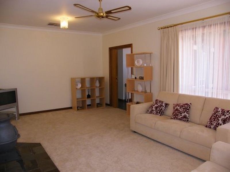 38 Oakvale Way, Hallett Cove SA 5158