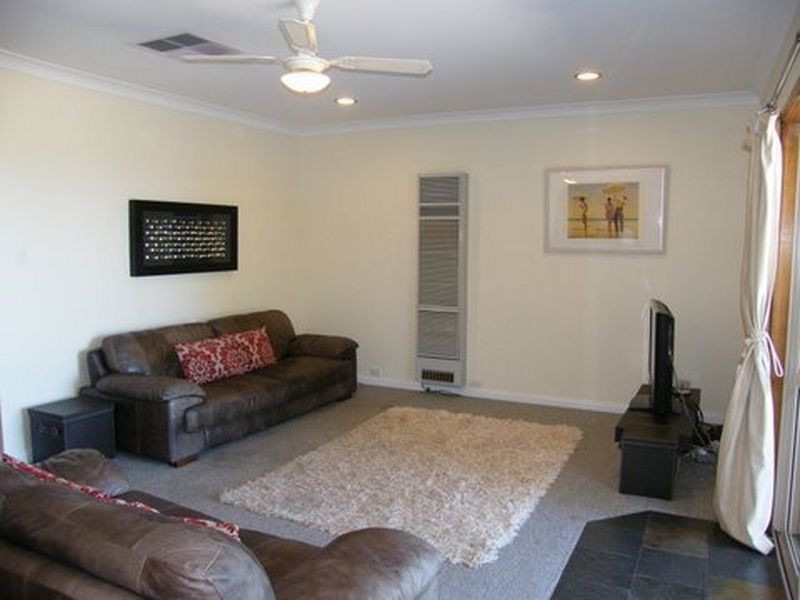 38 Oakvale Way, Hallett Cove SA 5158