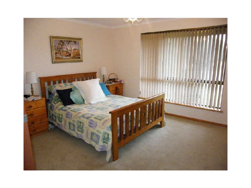 8 Nannigai Drive, Hallett Cove SA 5158