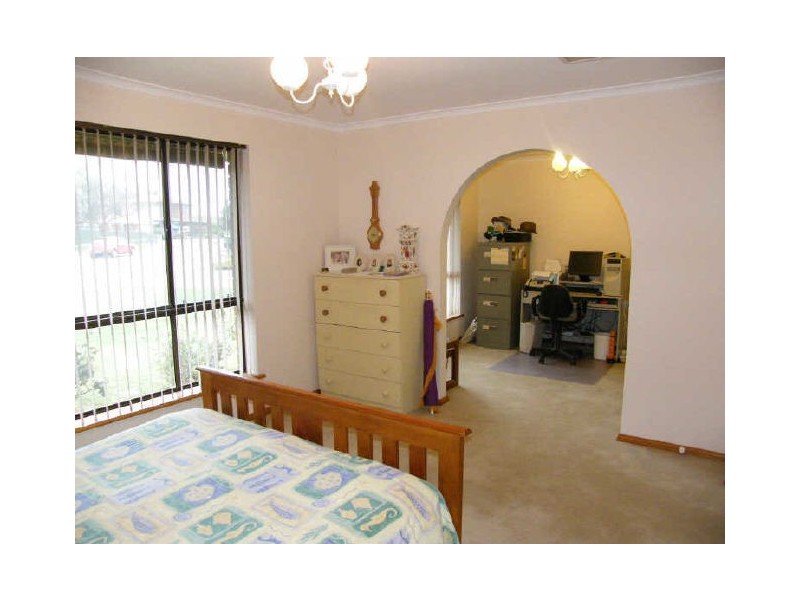 8 Nannigai Drive, Hallett Cove SA 5158