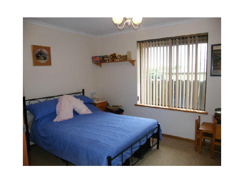 8 Nannigai Drive, Hallett Cove SA 5158