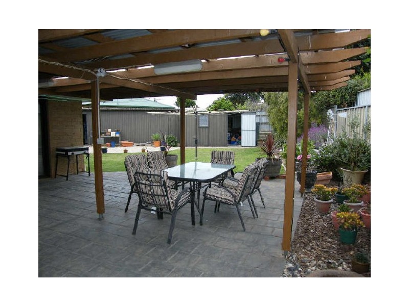 8 Nannigai Drive, Hallett Cove SA 5158