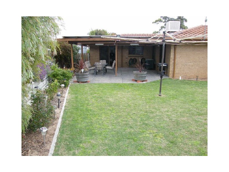 8 Nannigai Drive, Hallett Cove SA 5158