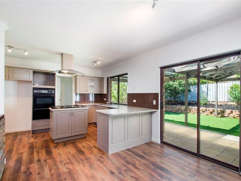 8 Gannet Court, Hallett Cove SA 5158