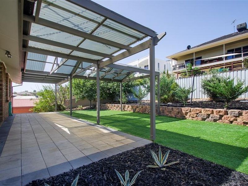 8 Gannet Court, Hallett Cove SA 5158