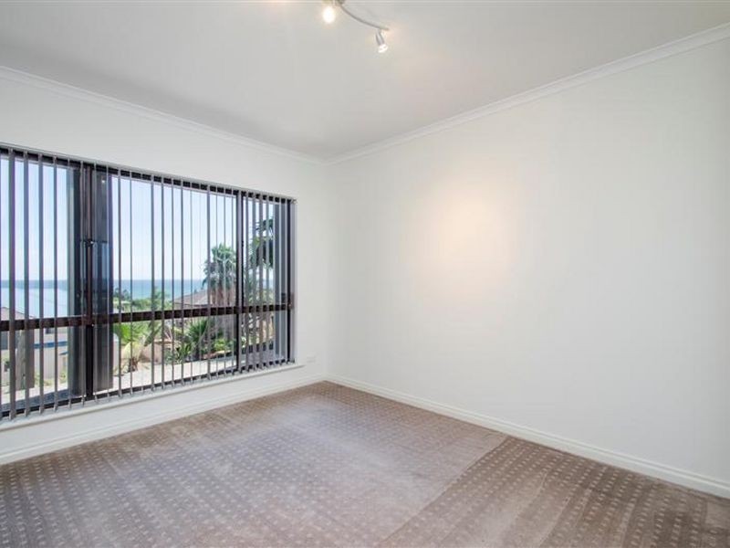 8 Gannet Court, Hallett Cove SA 5158