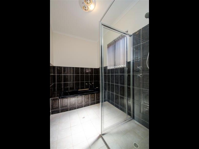8 Gannet Court, Hallett Cove SA 5158