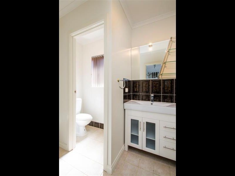 8 Gannet Court, Hallett Cove SA 5158