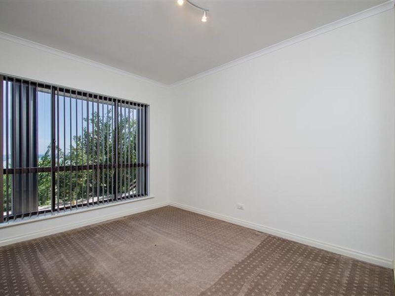 8 Gannet Court, Hallett Cove SA 5158