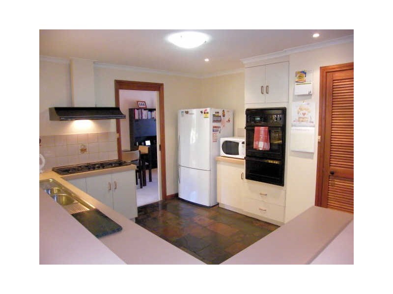 9 Genoa Court, Hallett Cove SA 5158