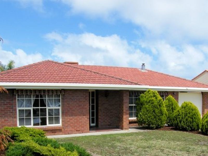 7 Rogana Crescent, Hallett Cove SA 5158