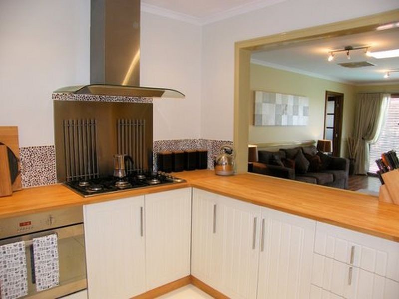 7 Rogana Crescent, Hallett Cove SA 5158