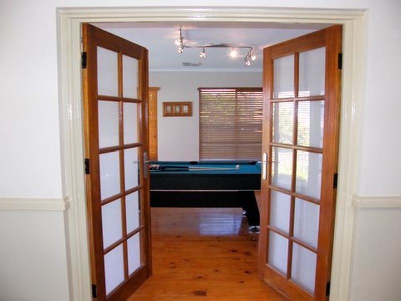 7 Rogana Crescent, Hallett Cove SA 5158