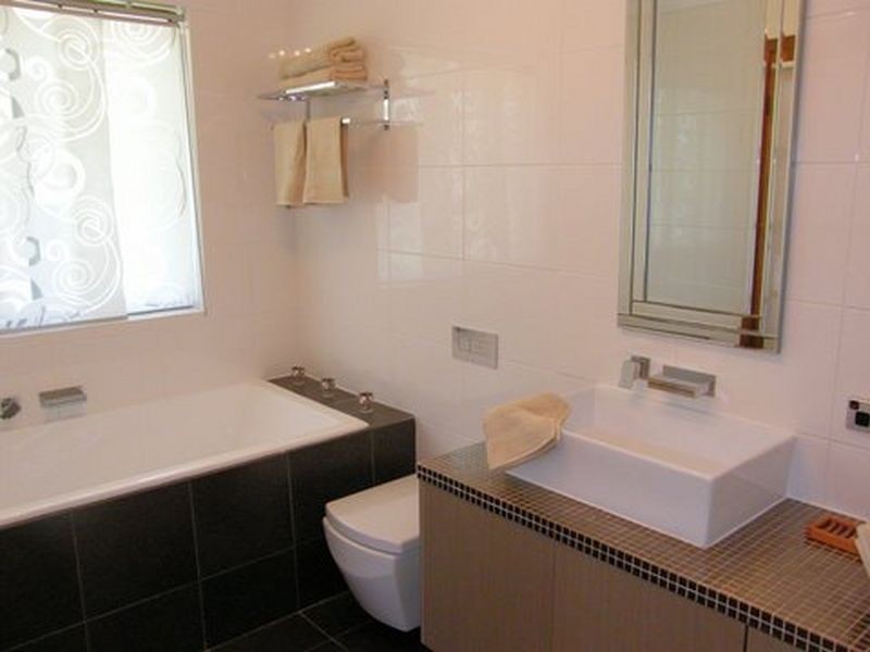 7 Rogana Crescent, Hallett Cove SA 5158