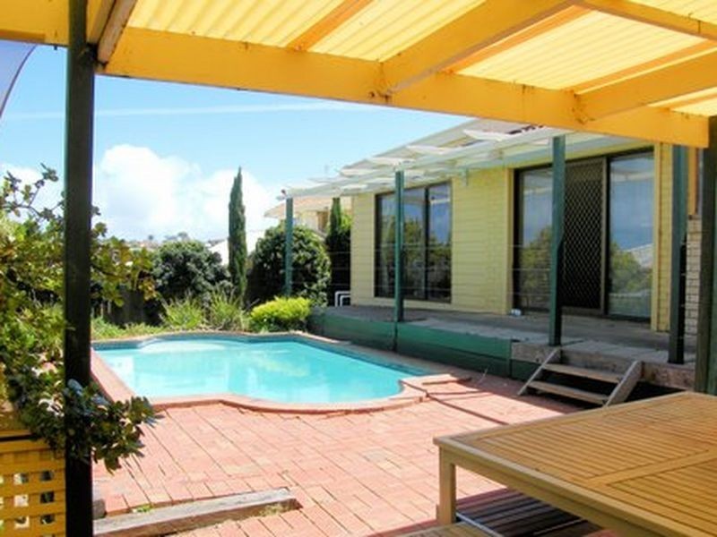 7 Rogana Crescent, Hallett Cove SA 5158