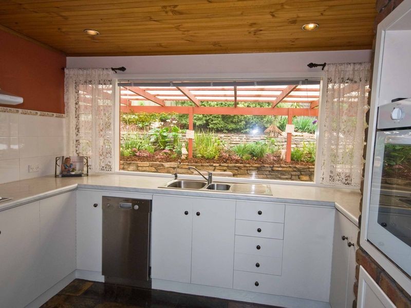 3 Grantala Court, Hallett Cove SA 5158