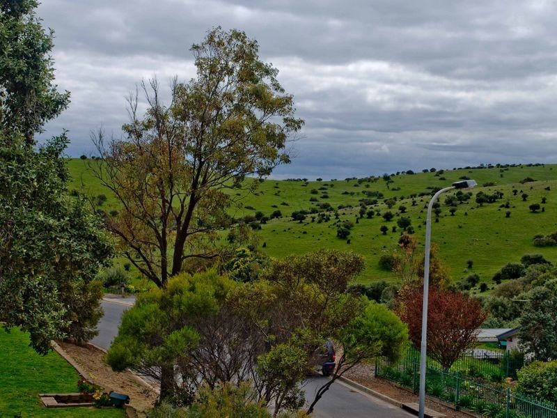 3 Grantala Court, Hallett Cove SA 5158