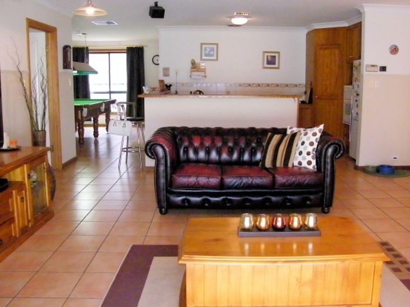 8 Blossom Terrace, Hallett Cove SA 5158