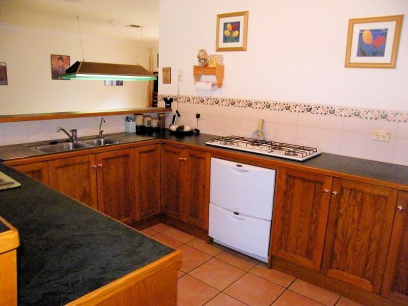 8 Blossom Terrace, Hallett Cove SA 5158