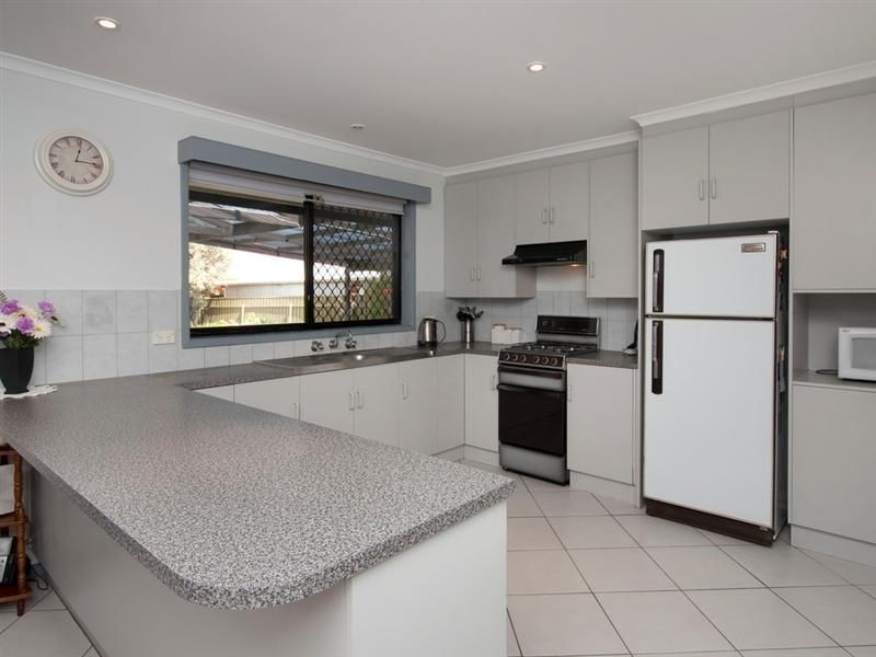 4 Rosina Street, Woodcroft SA 5162