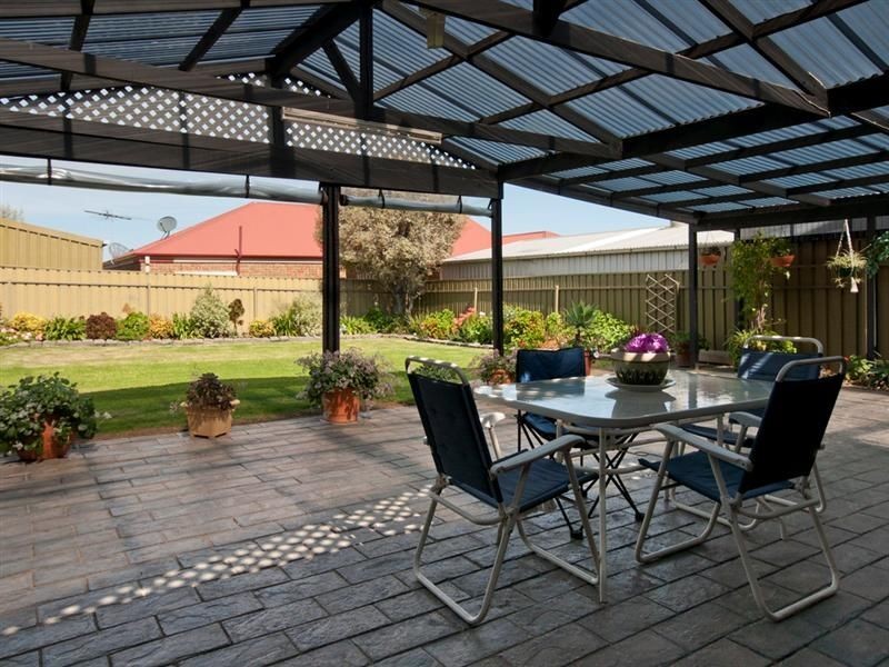 4 Rosina Street, Woodcroft SA 5162