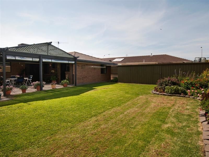 4 Rosina Street, Woodcroft SA 5162