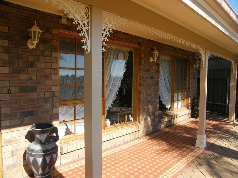 12 Alfonso Drive, Hallett Cove SA 5158