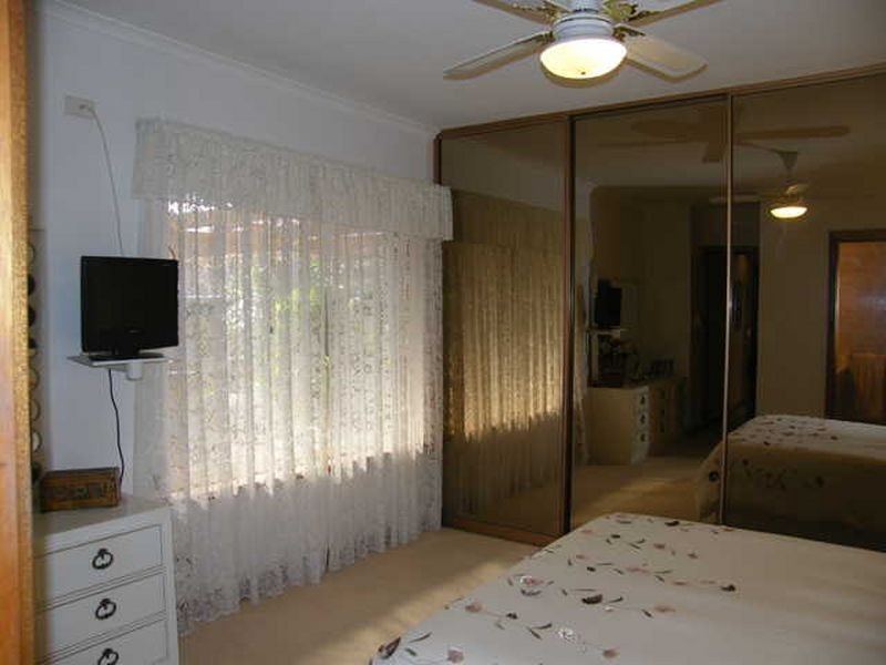 12 Alfonso Drive, Hallett Cove SA 5158