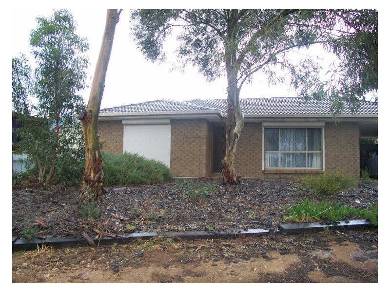 8 First Street, Hallett Cove SA 5158