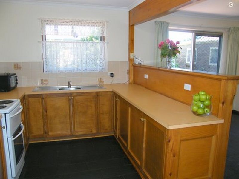 13 Caswell Drive, Hallett Cove SA 5158