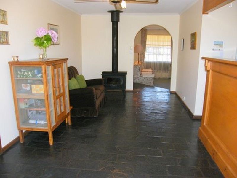 13 Caswell Drive, Hallett Cove SA 5158