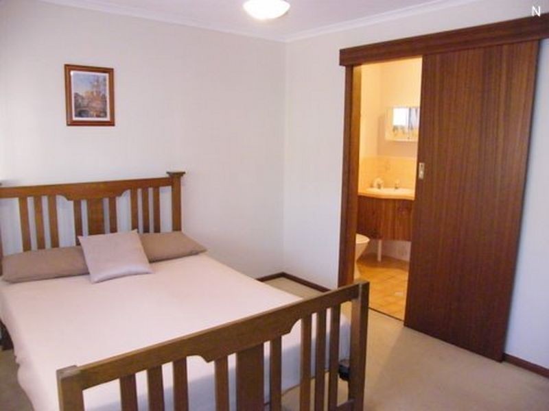 13 Caswell Drive, Hallett Cove SA 5158