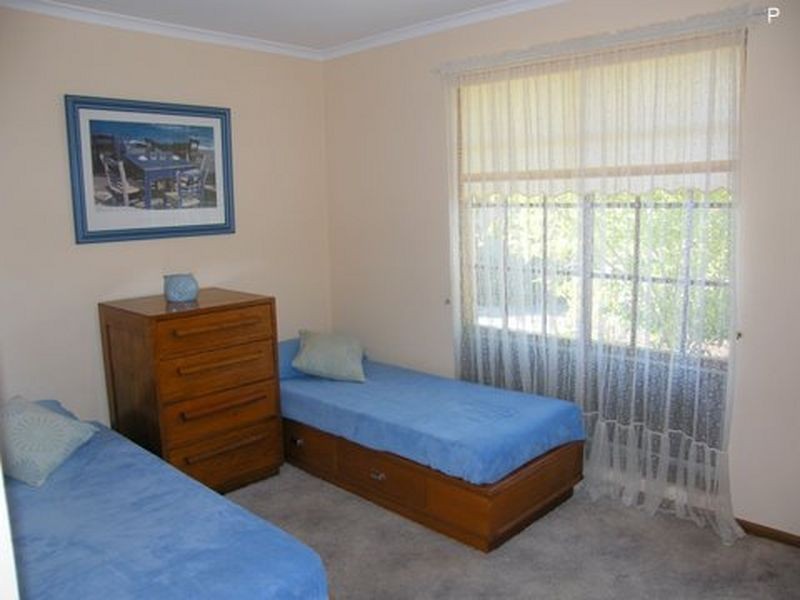 13 Caswell Drive, Hallett Cove SA 5158