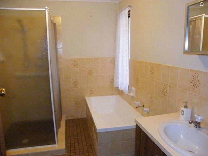 13 Caswell Drive, Hallett Cove SA 5158